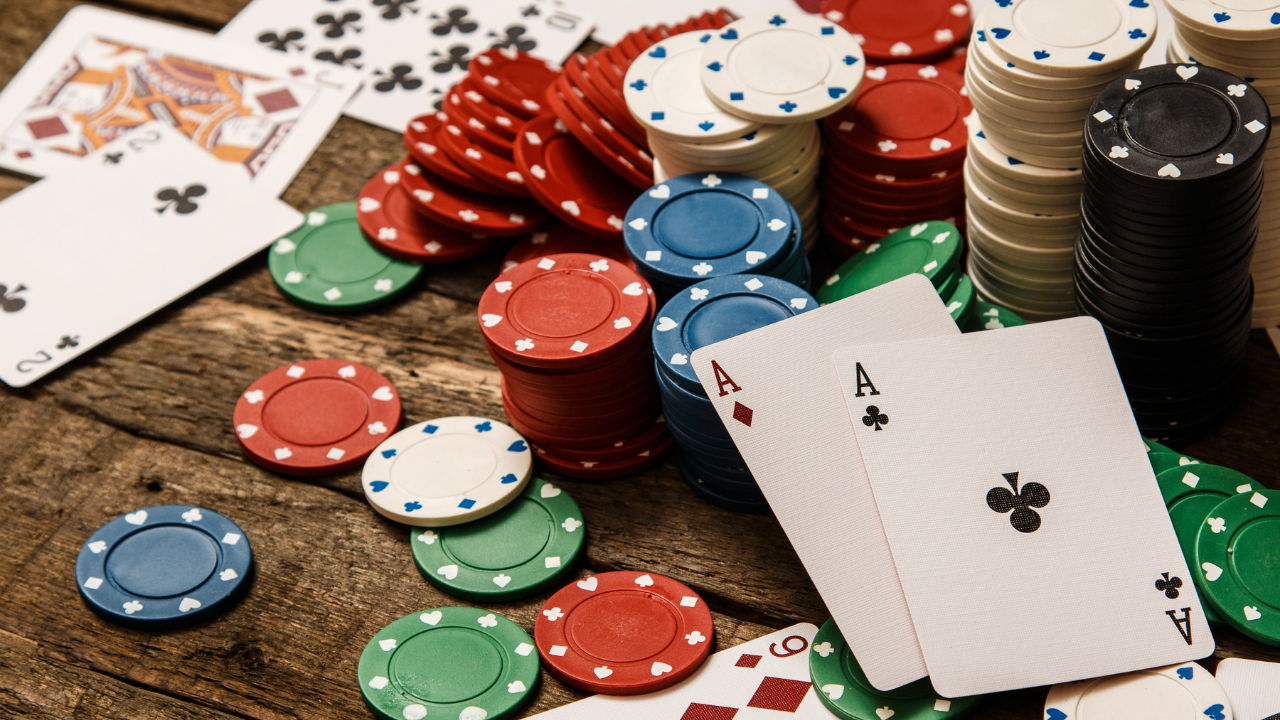 Socioeconomic impact of online casinos